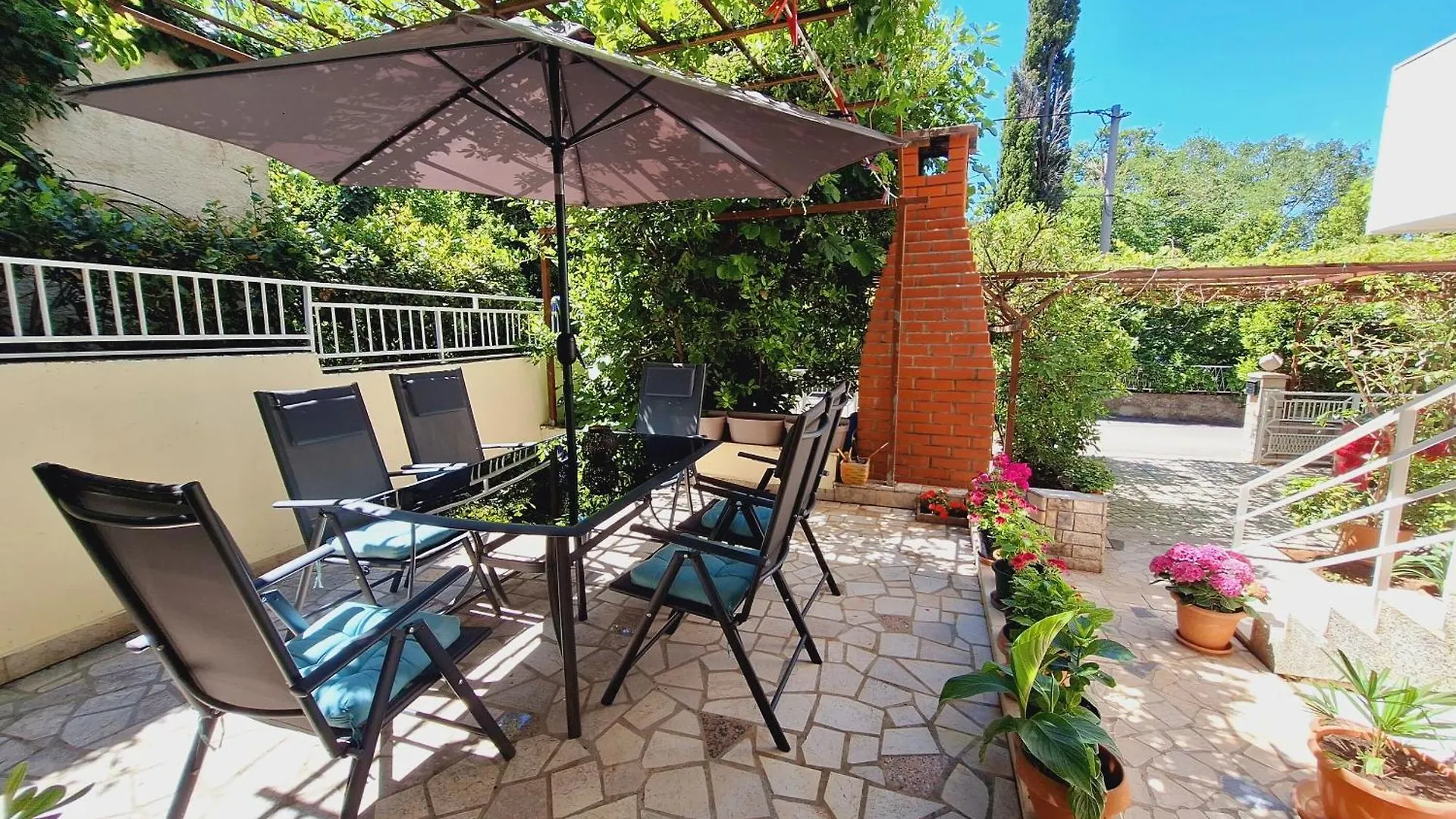 Apartments Domi Selce