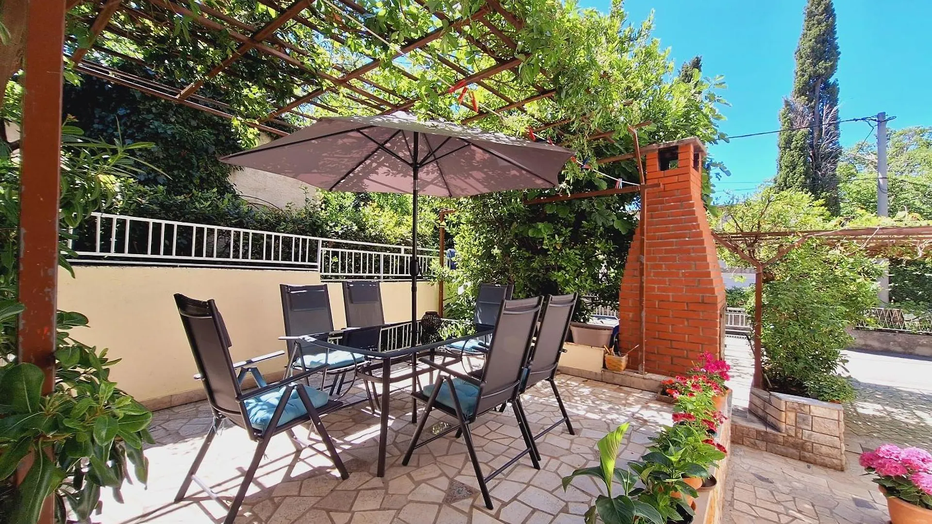 Apartments Domi Selce